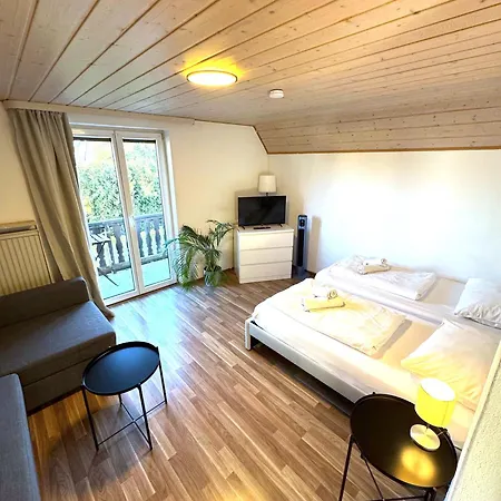 Bavaria Home: Balkon, Kueche, Netflix
