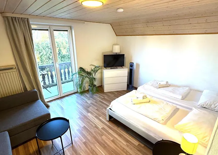 Bavaria Home: Balkon, Kueche, Netflix
